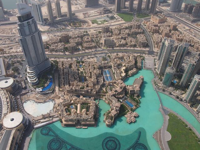 Burj Khalifa von oben – Blick auf Dubai